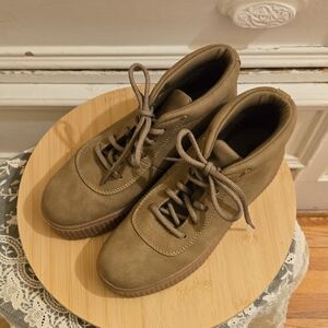 Brash tan hiking boots Sz 7 🥿